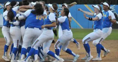 ucla softball celebrate