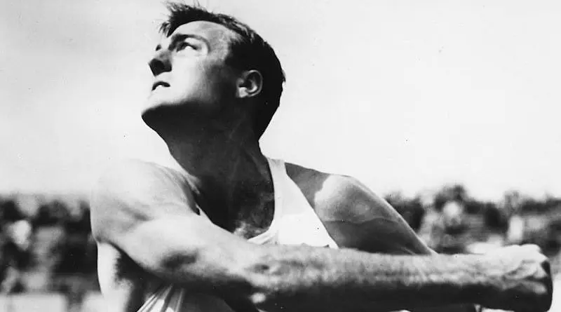 Bob_Mathias_1952