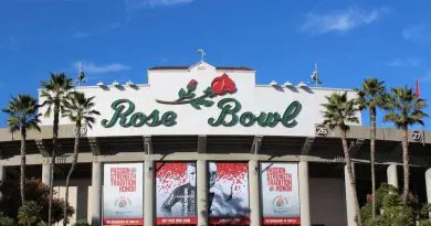 Rose_Bowl_Stadium_JYeh_282029_6a869ee3613393ee35ca3265912a1991