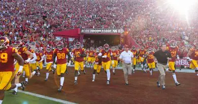 usc_trojans_football_tunnel_coliseum