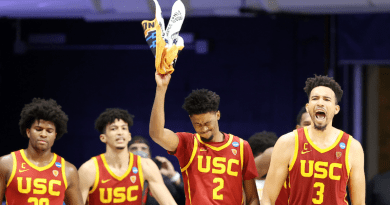 usc celebration ncaa tourn 21