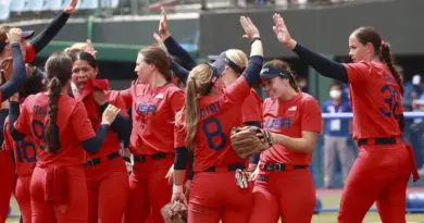 usa softball beats italy2