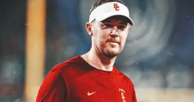riley in usc gear-2