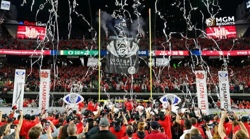 utes celebrating 2021 pac fb champ