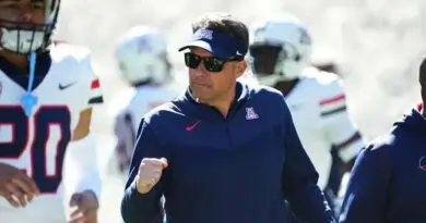 jedd fisch arizona sidelines 2
