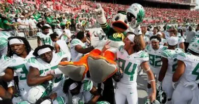 oregon celebrates win over ohio st