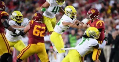 uo vs usc players jumpinb
