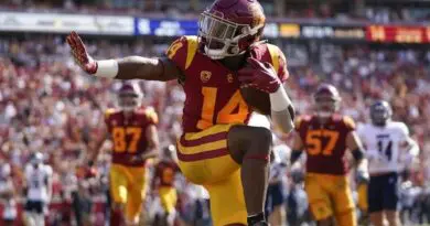 brown usc heisman pose