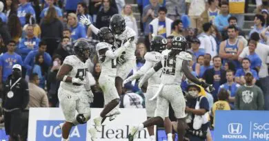 2021_10_23_FB_OR_vs_UCLA_05951EE
