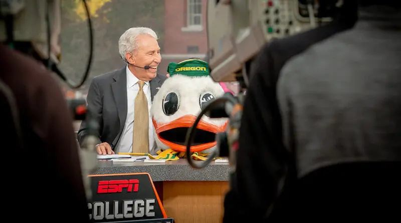 espn_college_game_day_2018_09-22-18_l10_09_02_015_tw_70d_487-379