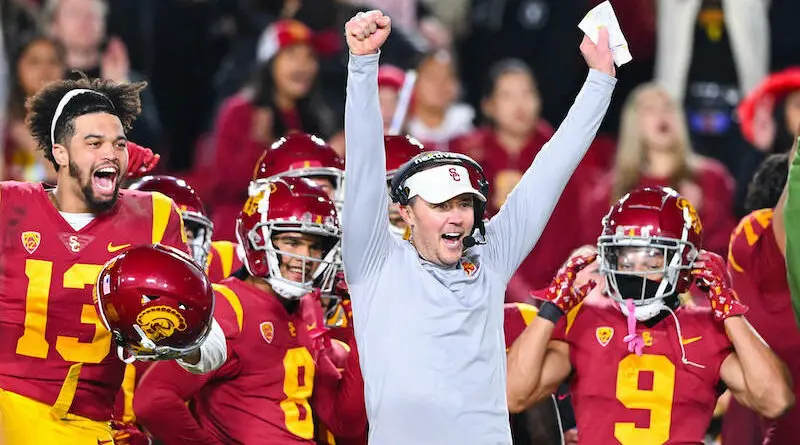 usc-trojans-football-lincoln-riley-celebrates_3uG6f