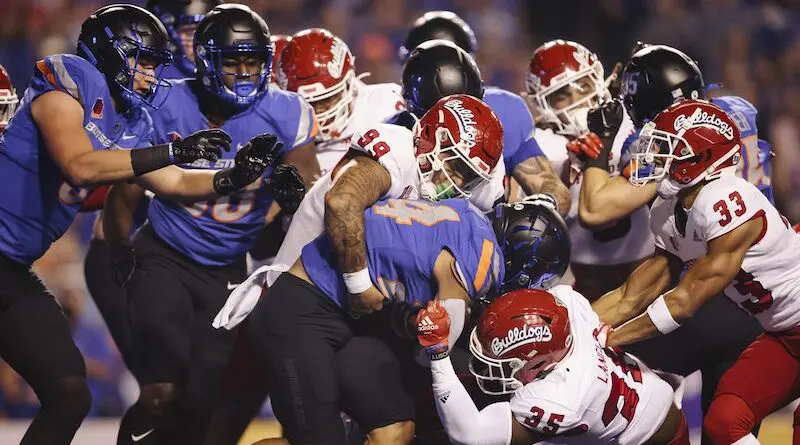2022-10-08FB_FresnoState.vs_.BoiseSM05577-scaled