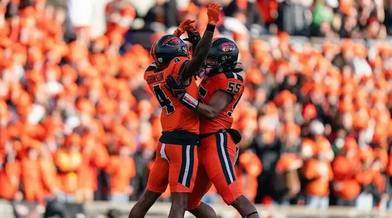 oregon st football celebrating