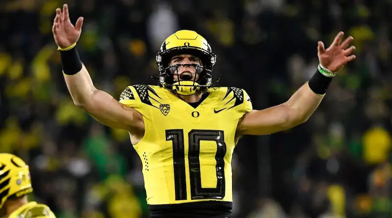 Bo-Nix-Oregon-Andy-Nelson-AP-