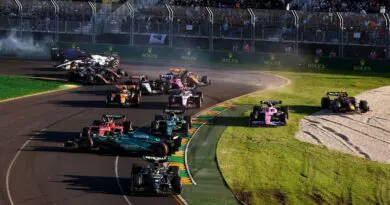 aston-martin-fernando-alonso-australian-grand-prix-restart-planet-f1-1600×900