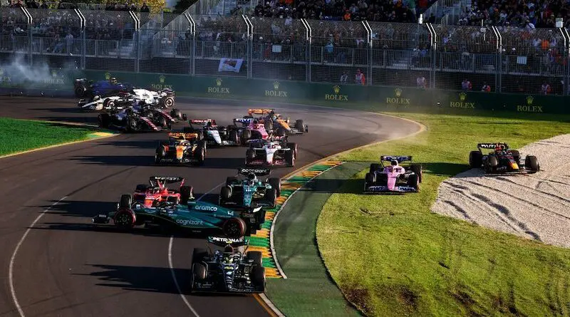 aston-martin-fernando-alonso-australian-grand-prix-restart-planet-f1-1600×900
