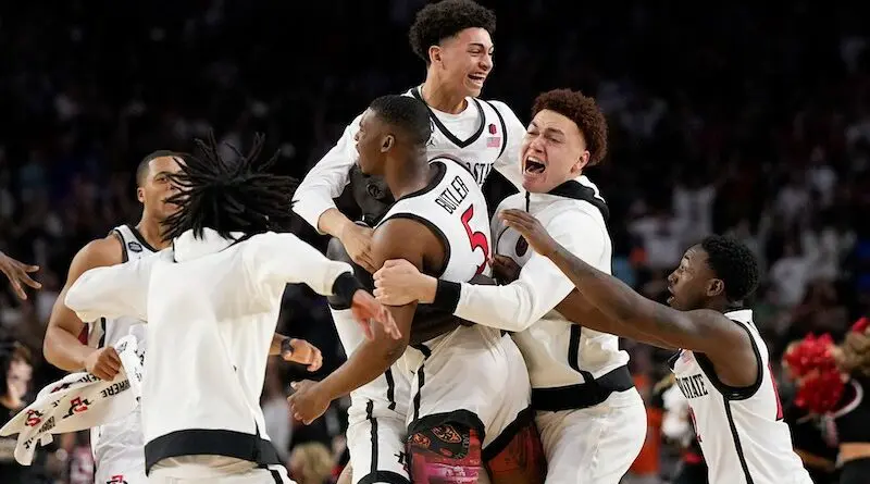 sdsu celebrating after beating fau
