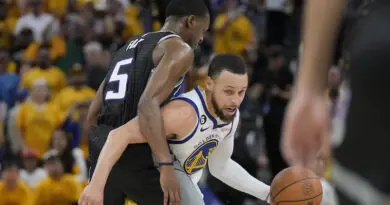 Stephen Curry,De'Aaron Fox