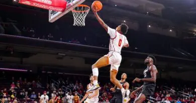 Ellis_layup_against_CSUNJohnMcGillen