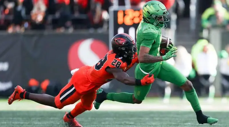 ducks-vs-beavers-2022-Amanda-Loman-AP