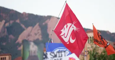 wazzu-osu-gameday-flags