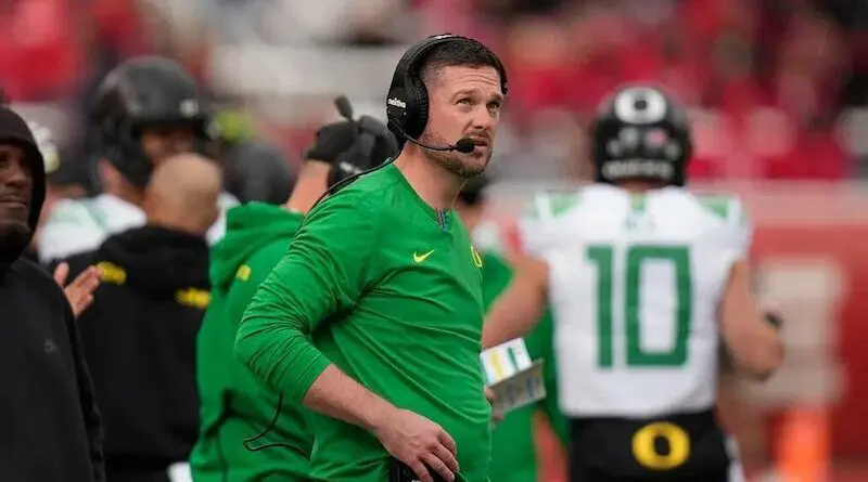 dan lanning on sideline 2023