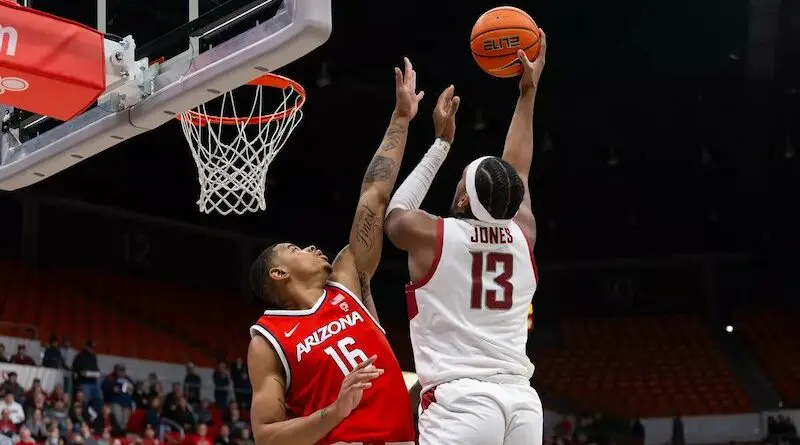 Washington State's Isaac Jones vs Arizona in 2024 | Geoff Crimmins/For The Spokesman-Review