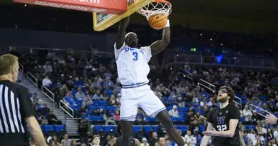 Adem Bona scored 22 pts in the Jan. matchup with Washington as the Bruins look to stay in the hunt for a bye in the Pac-12 Tournament | Neha Krishnakumar/Daily Bruin