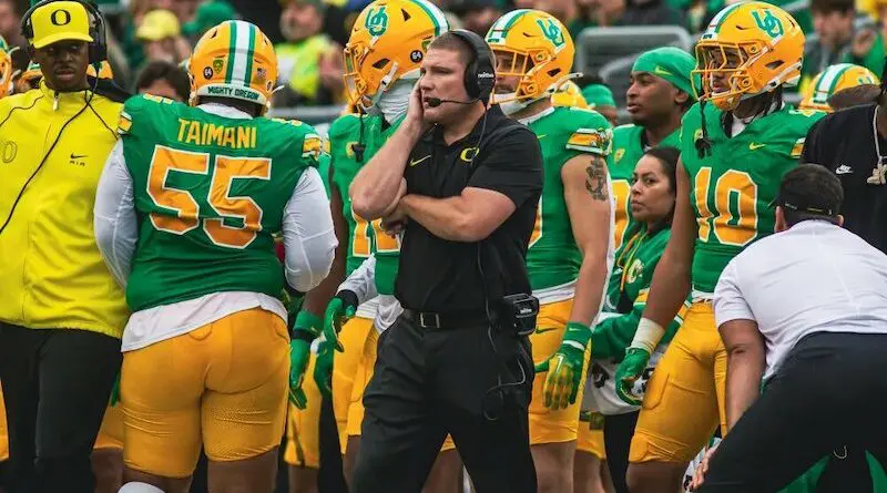 Oregon football defensive coordinator Tosh Lupoi