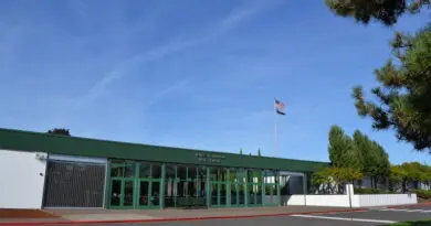 Henry_D._Sheldon_High_School_(Eugene,_Oregon)_2