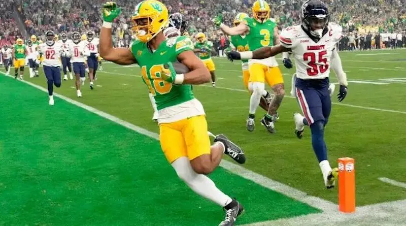 Oregon football tight end Kenyon Sadiq