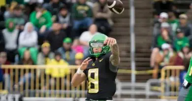 Oregon quarterback Dillion Gabriel