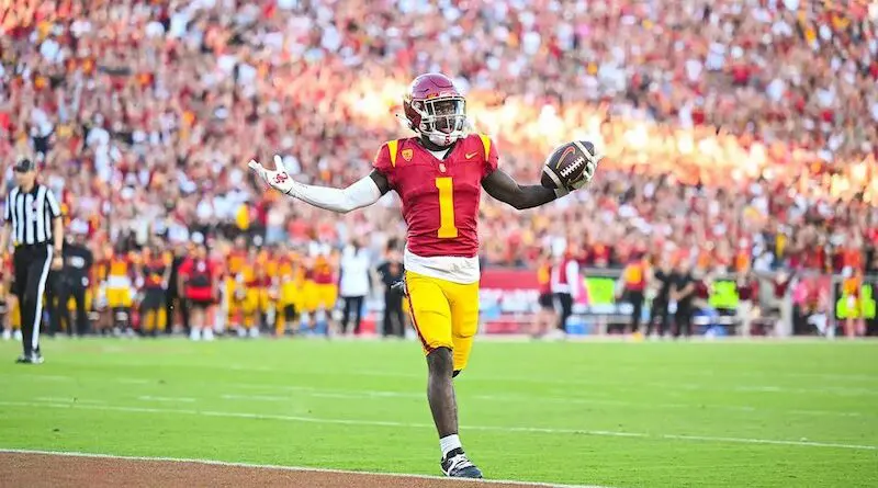 USC returner Zachariah Branch scores for the Trojans
