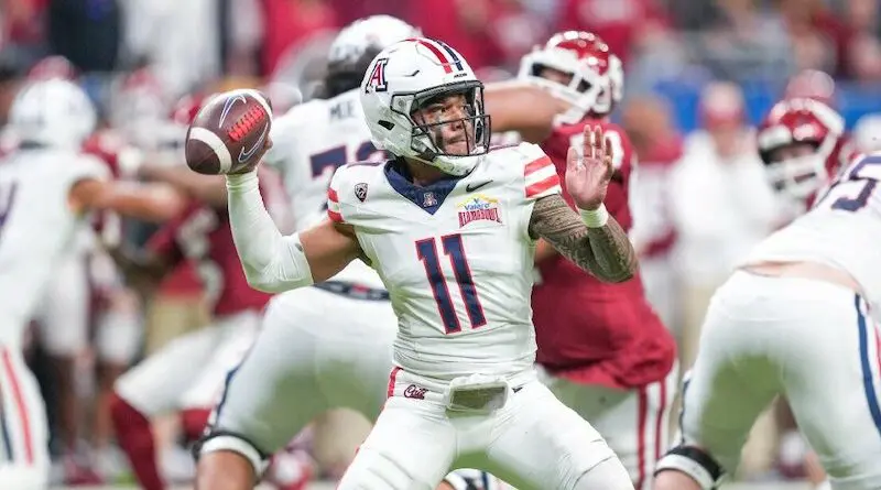 Arizona football quarterback Noah Fifita