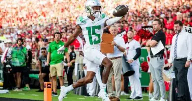 Oregon wide receiver Tez Johnson