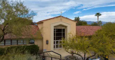 Salpointe Catholic HS