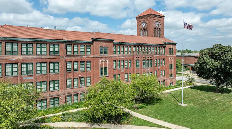 Lyons Township HS