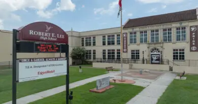 Robert E. Lee High School in Baytown, TX