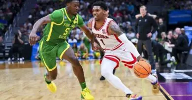 Arizona guard Caleb Love scored 29 pts vs Oregon