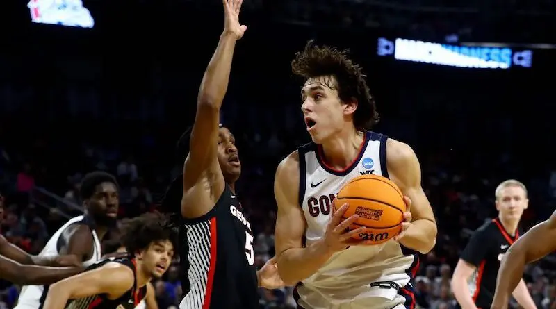Gonzaga forward Braden Huff