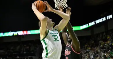 Oregon center Nate Bittle vs Indiana |