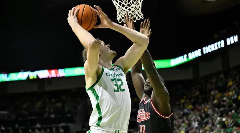 Oregon center Nate Bittle vs Indiana |