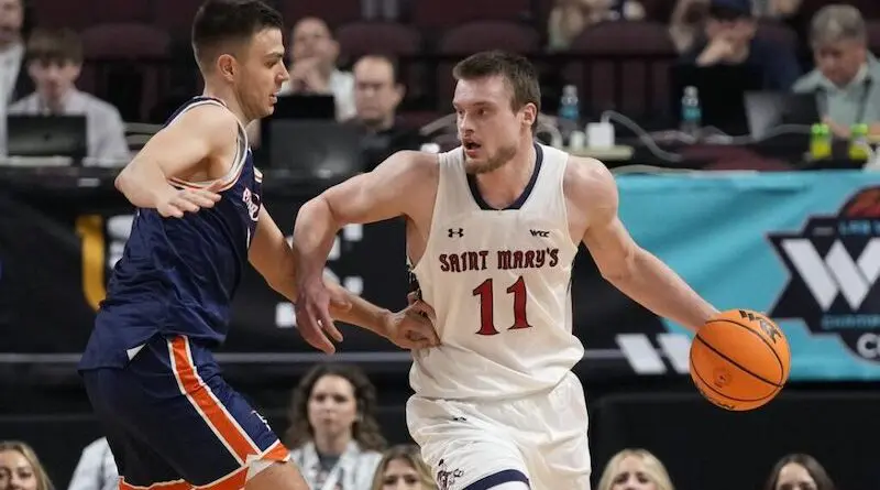 Saint Mary's forward Paulius Murauskas vs Pepperdine