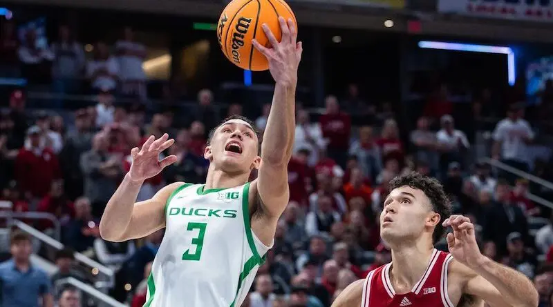 Oregon guard Jackson Shelstad