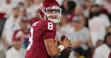 Oregon's Dillon Gabriel at Oklahoma - Sue Ogrocki / AP