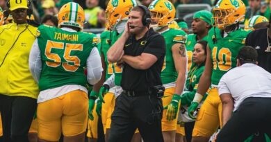 Oregon football defensive coordinator Tosh Lupoi