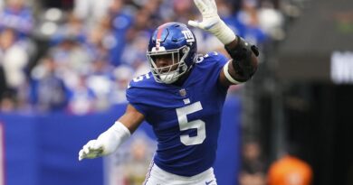 Former Duck Kayvon Thibodeaux from Susan Miller Dorsey High School in Los Angeles, CA in an NFL linebacker for the Giants