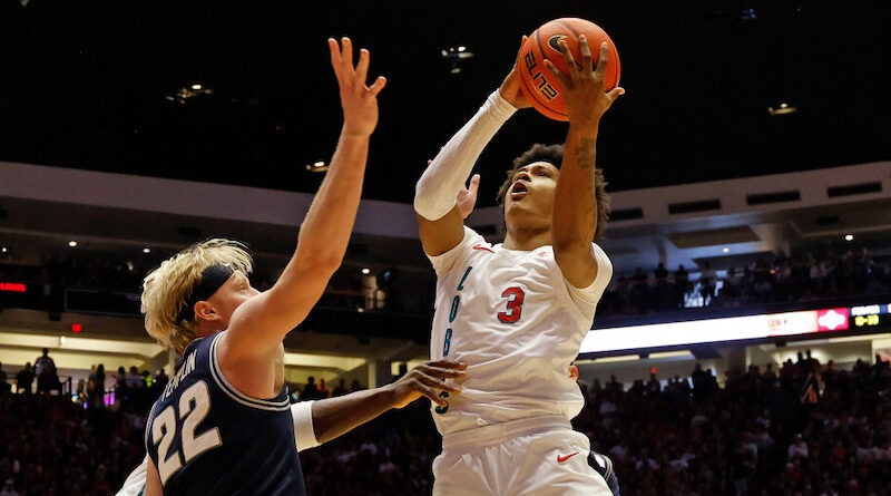 New Mexico guard Tru Washington scored a career-high 25 pts vs Utah St