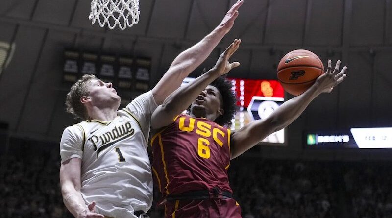 USC freshman guard Wesley Yates scored a career-high 30 pts vs Purdue