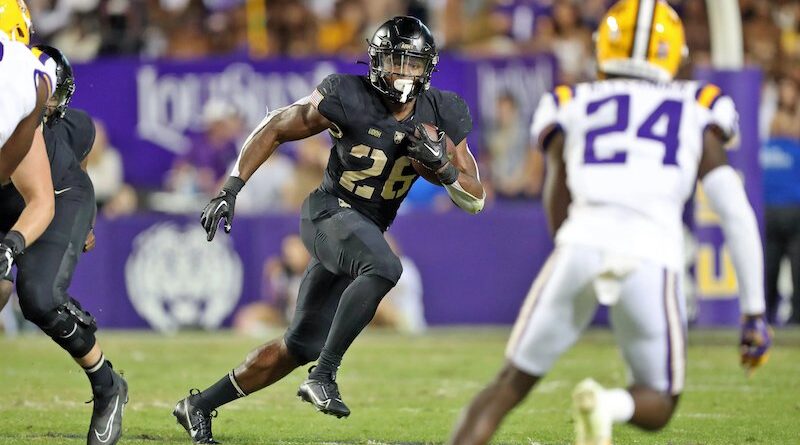 Army running back Kanye Udoh